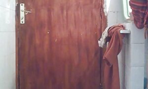 बाथरूम में लड़की सेक्सी पिक्चर वीडियो फिल्म को ट्रिपल गोल्डन वर्षा