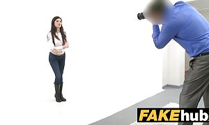 एक सेक्सी पिक्चर वीडियो में सेक्सी वीडियो में भव्य शरीर के साथ समलैंगिक